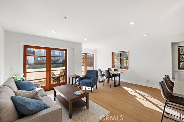 Building Photo - 416 Avenida Santa Barbara