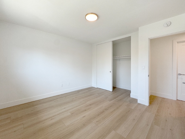 Building Photo - 776 W Wilson St