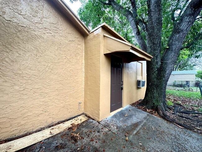 Building Photo - 610 33rd St