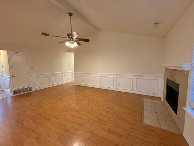 Building Photo - Charming 3-bed 2-bath Home Birdville ISD!