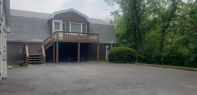 Building Photo - 4215 Valley Rd