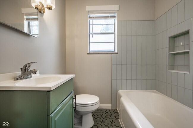 Building Photo - 1651 W 57th St