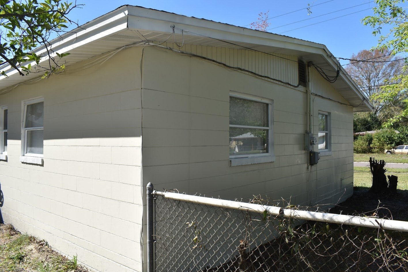 Building Photo - 4735 Redstone Dr