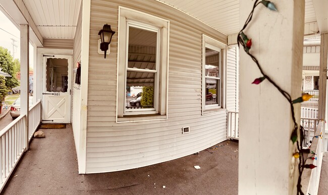 Building Photo - 1601 Electric St