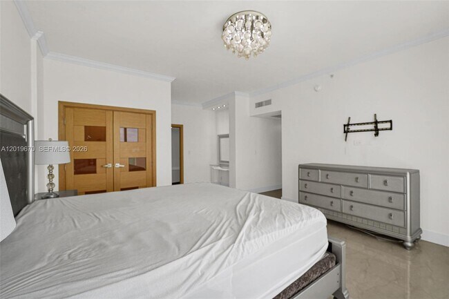 Building Photo - 3001 S Ocean Dr