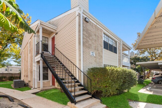 Building Photo - 2750 Holly Hall St