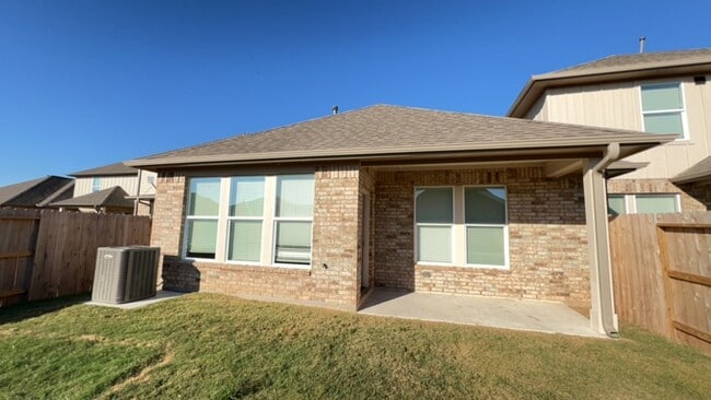 Building Photo - 1033 Tillman Ln