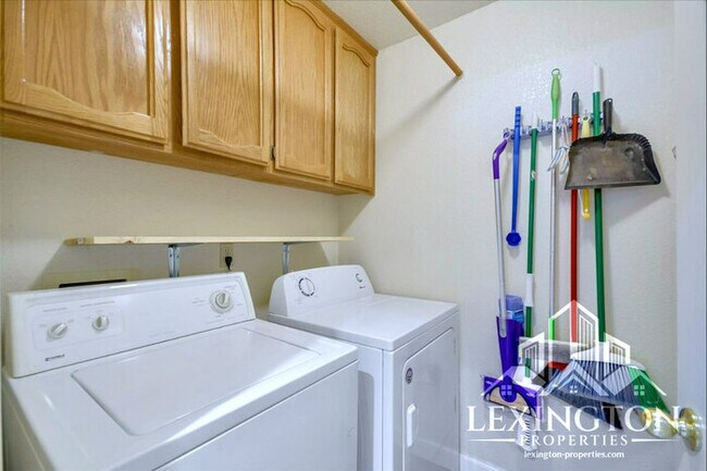 Building Photo - Gorgeous, 4BD/3BA, Home in Esteemed Laguna Neighborhood, Elk Grove, near Kloss Park!