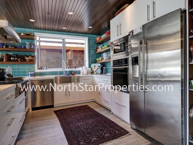 Building Photo - Truly Amazing and Rare Furnished Lake Oswego Cabana.