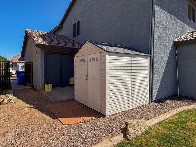 Building Photo - 3103 W Zachary Dr