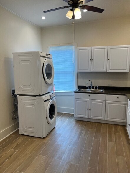 Building Photo - 3111 Magazine St