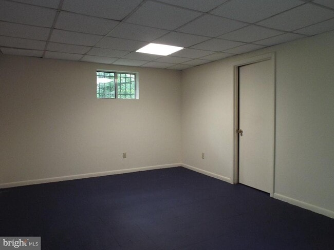 Building Photo - 5501 Rollins Ln