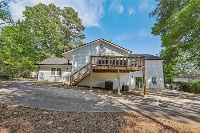 Building Photo - 3898 Skidmore Dr