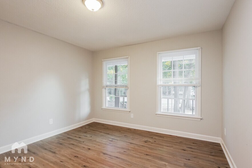 Building Photo - 7904 Red Lantern Rd
