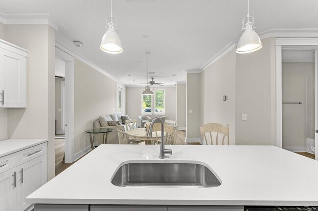 Building Photo - 725 J D Miller Rd