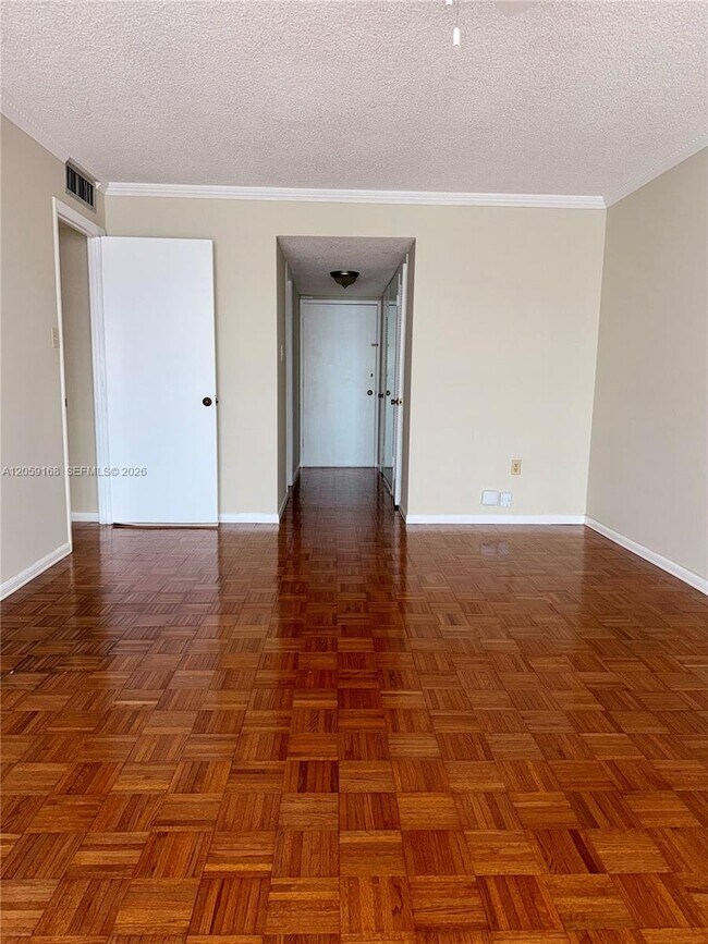 Building Photo - 18051 Biscayne Blvd