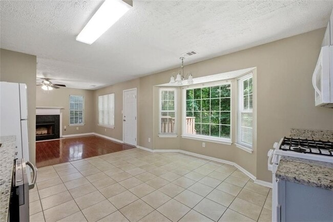 Building Photo - 800 Revena Dr