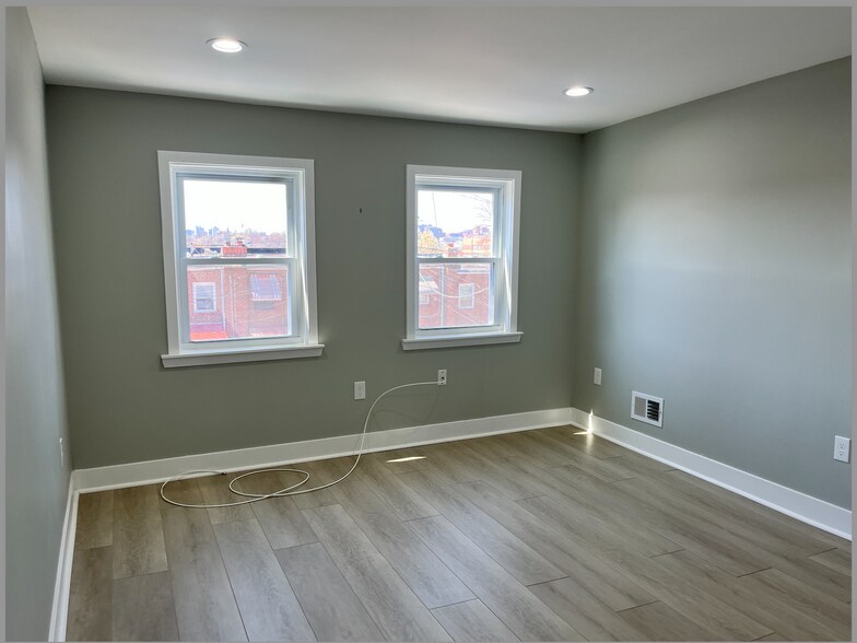 2nd bedroom_photo #1 - 260 S Highland Ave