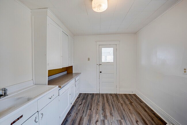 Building Photo - 706 McDonough St