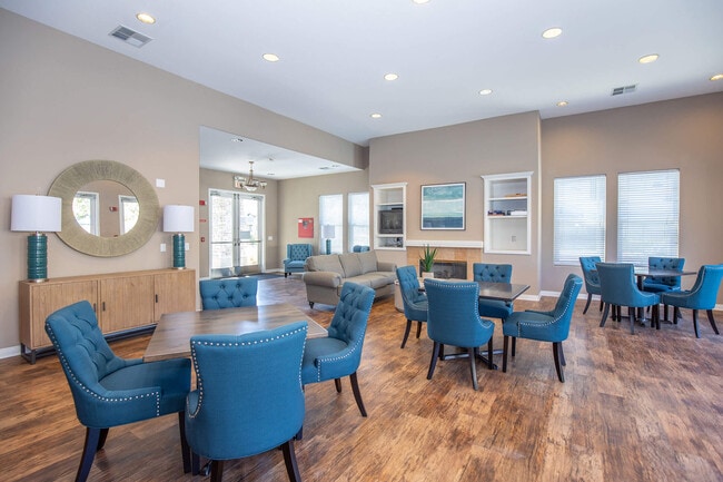 Building Photo - Seasons at Simi Valley Apartment Homes