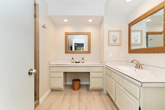 Master bathroom - 35200 Cathedral Canyon Dr