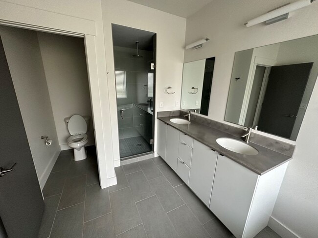 Building Photo - Beautiful  4 bedroom home in Woodland Park...