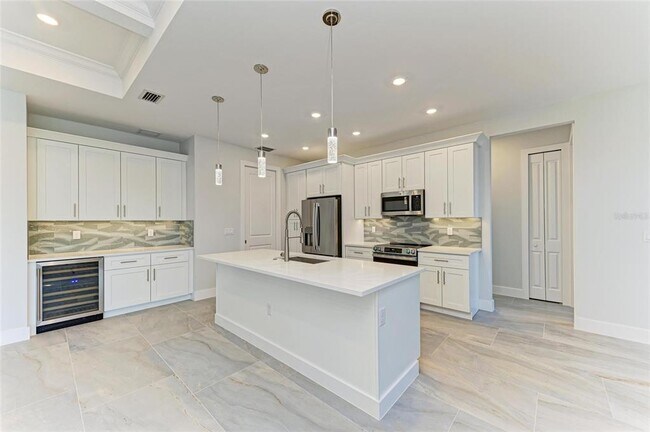 Building Photo - 380 Holly Rd