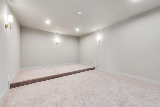 Building Photo - 6411 Royal Ln