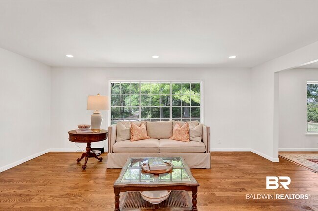 Building Photo - 8960 Morphy Ave