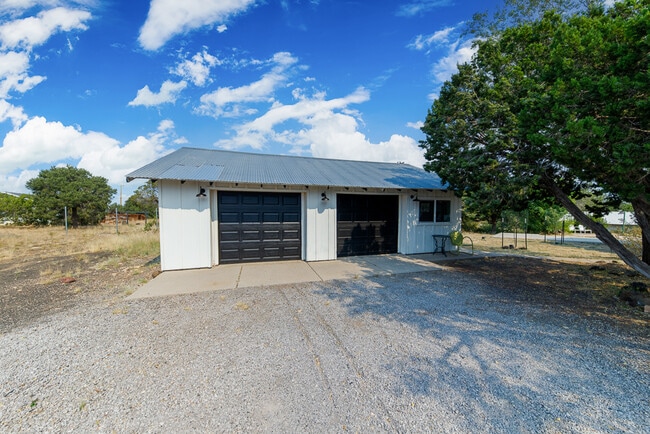 Building Photo - 12851 Townsend-Winona Rd