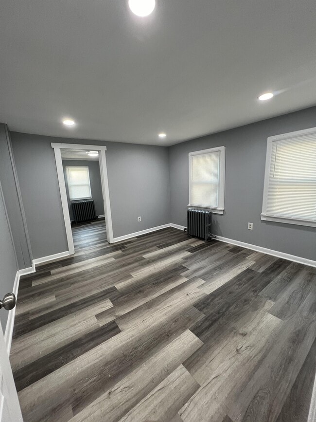 Building Photo - 85 Chestnut St