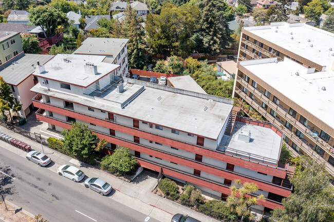 Building Photo - Grand at Rockridge (FKA Pleasant Valley Apts)