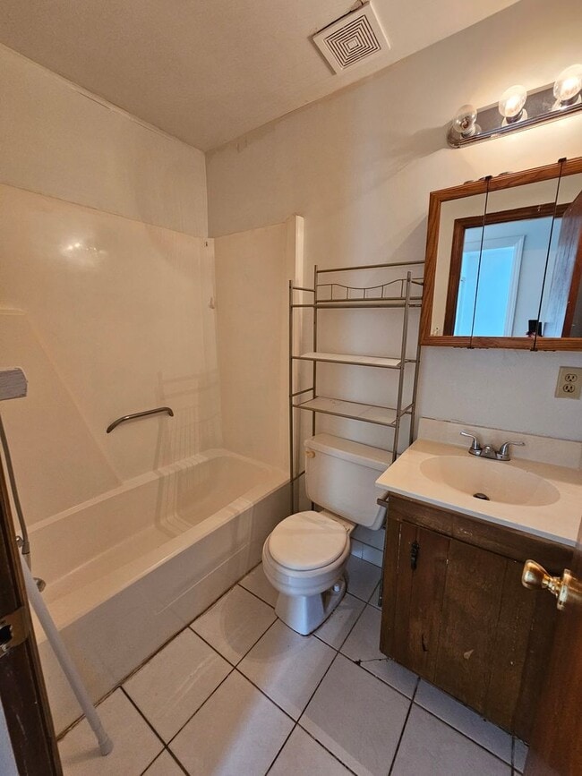 Building Photo - 117 Red Cedar Dr