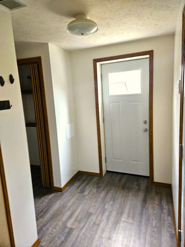 Building Photo - 11044 River Oaks Ln E