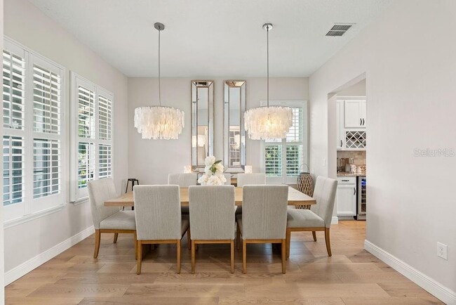 Building Photo - 9586 Meadow Hunt Way