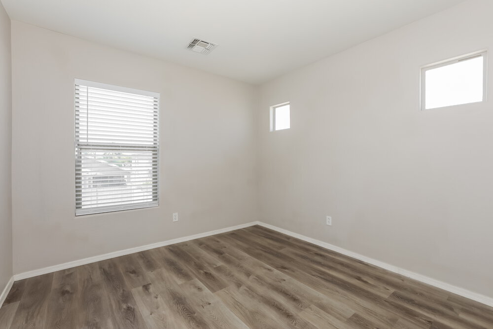 Building Photo - 30846 N Bramwell Ave