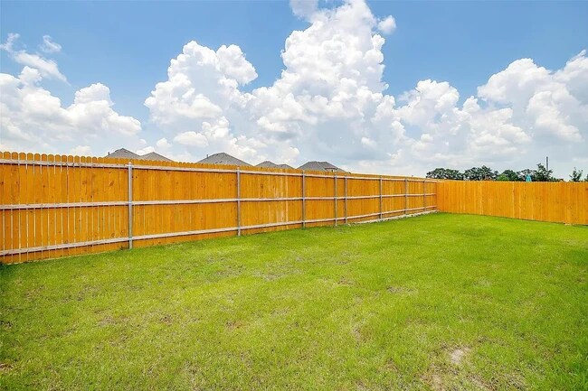 Building Photo - 708 Sycamore Dr