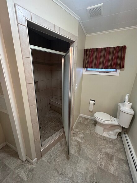 Building Photo - 427 S Hamilton St