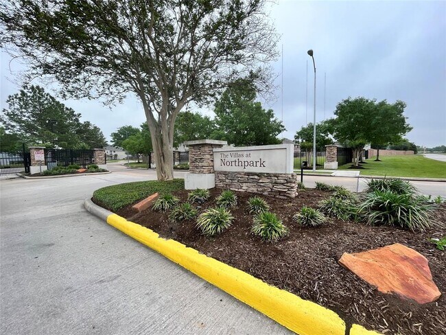 Building Photo - 2811 Hackamore Hollow Ln