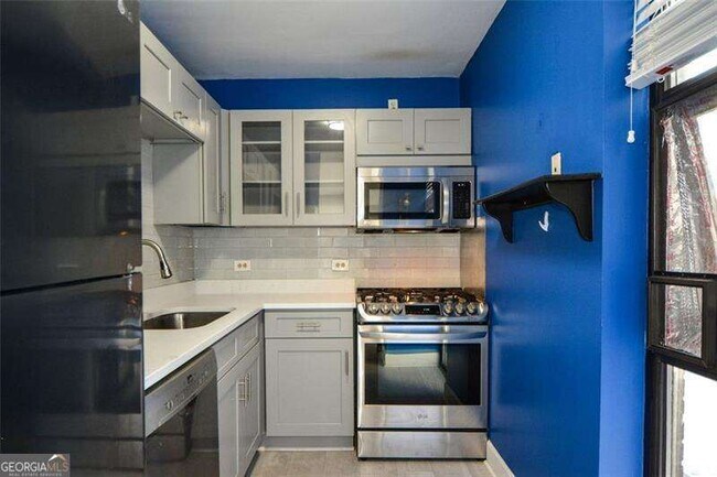 Building Photo - 620 Peachtree St NE