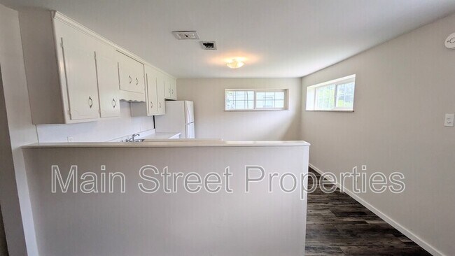 Building Photo - 2117 Pullman Cir