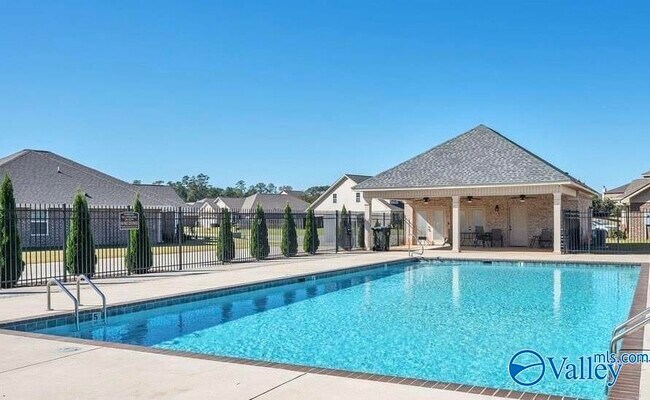Building Photo - 187 Abercorn Dr