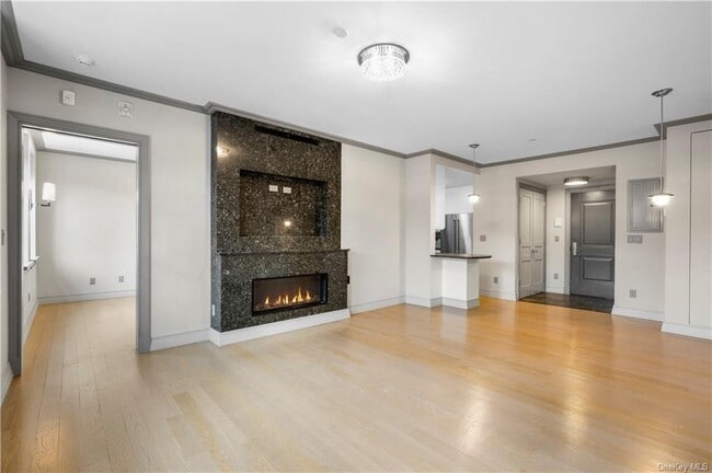 Building Photo - 26 East Pkwy