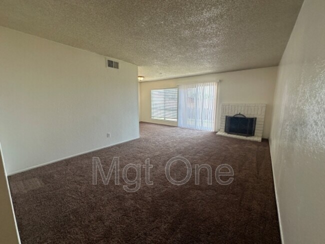 Building Photo - 1125 Topaz St