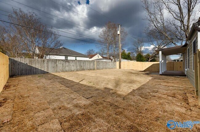 Building Photo - 3904 Cypress Ave SW