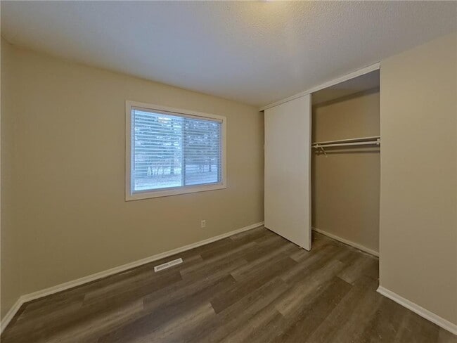 Building Photo - 3200 Jurdy Ct S