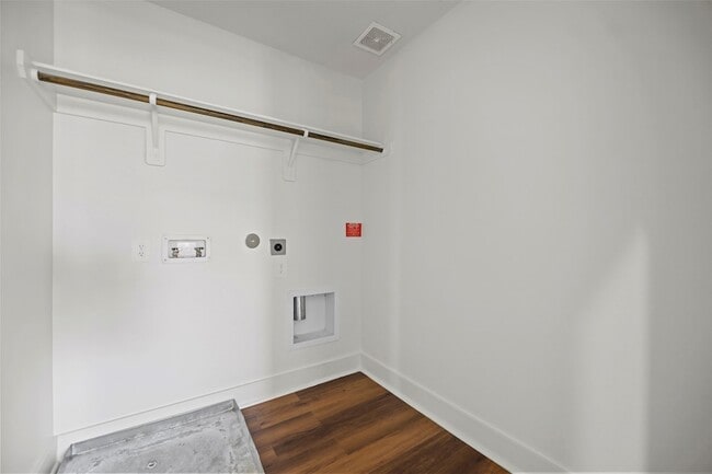 Building Photo - 10603 Whitejacket