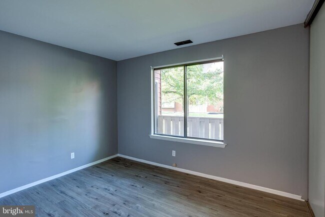 Building Photo - 2118A Greenwood Ct