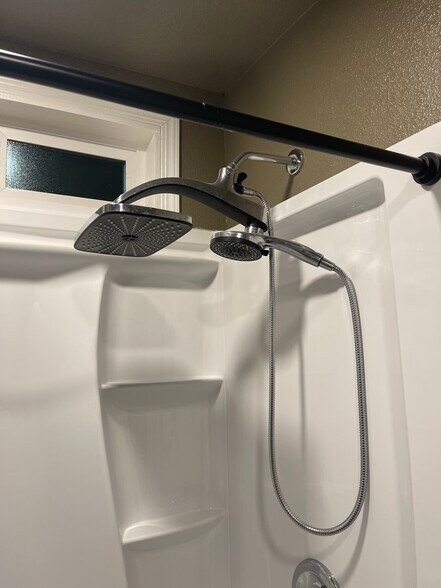 Building Photo - 2529 Crommelin Ave