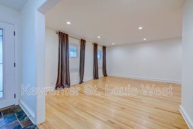Building Photo - 10602 Tioga Ct